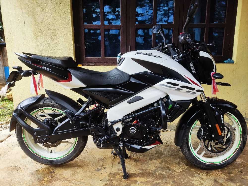 Bajaj Pulsar NS200